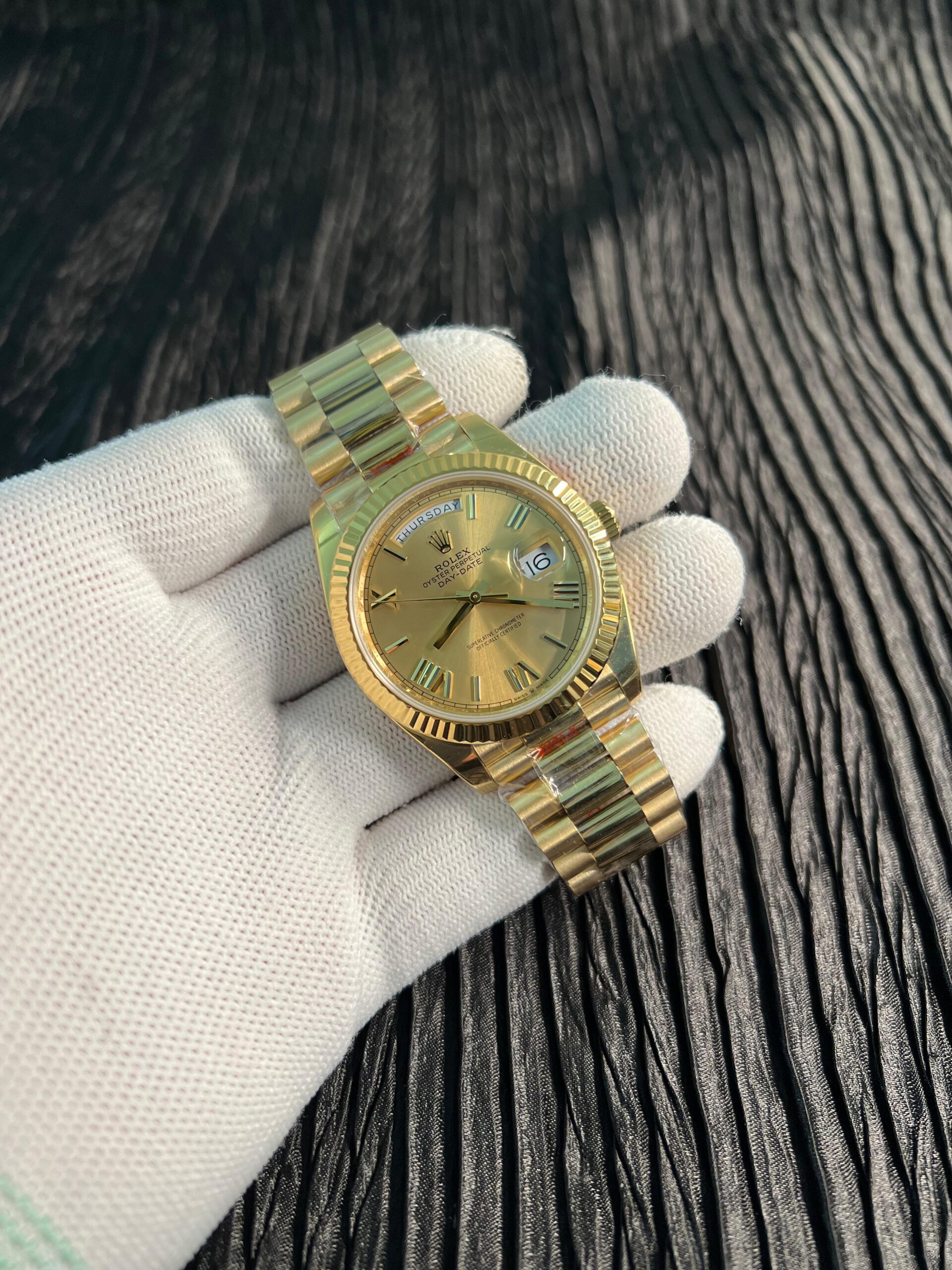 Day Date 128238 Gain Weight YG QF 1:1 Best Edition Gold Dial Roman Markers on YG President Bracelet - Image 2