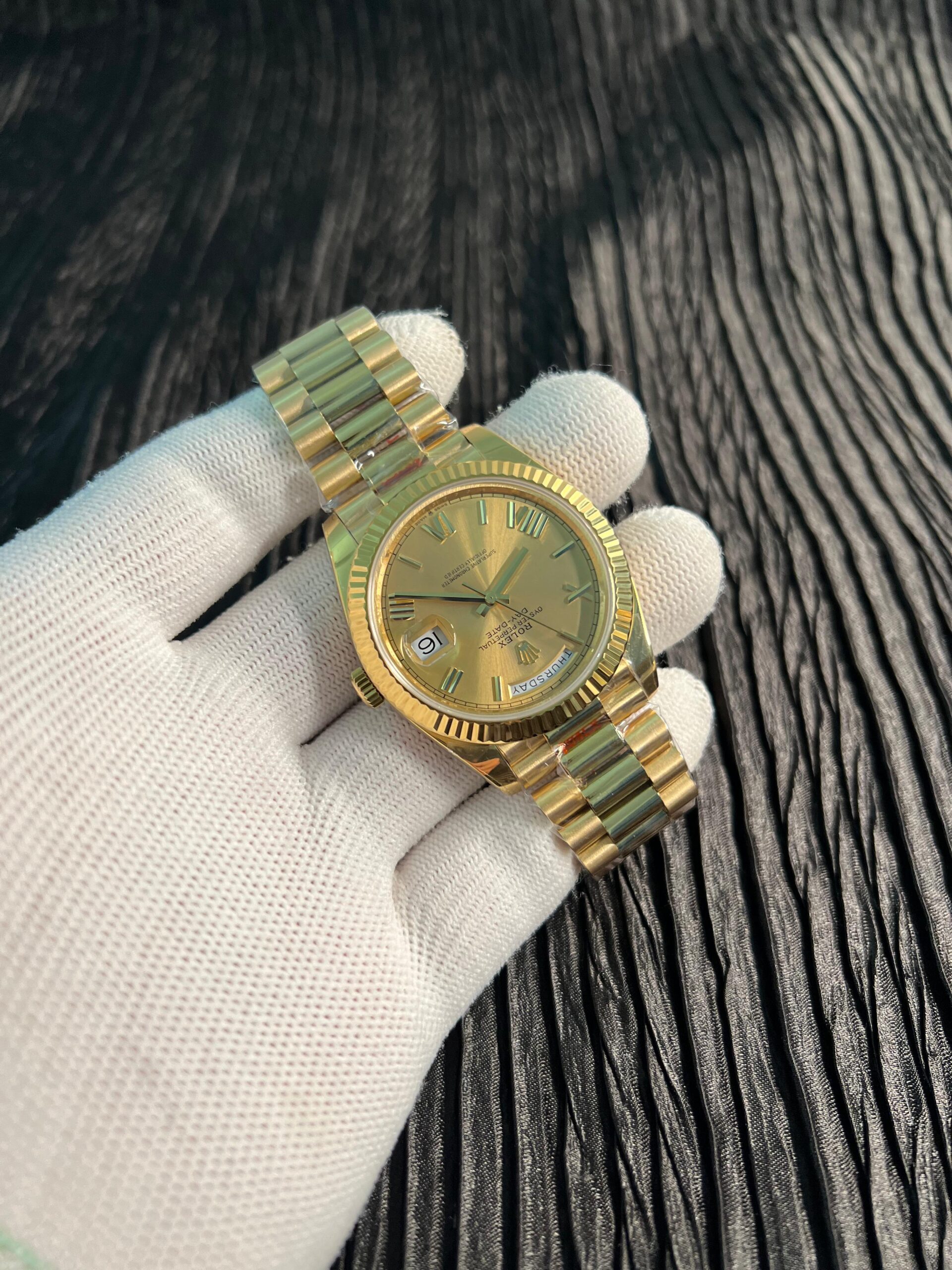 Day Date 128238 Gain Weight YG QF 1:1 Best Edition Gold Dial Roman Markers on YG President Bracelet - Image 3