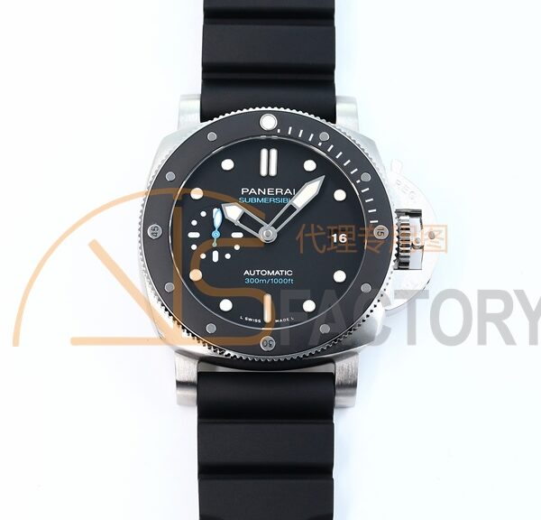 PAM 683 Luminor Submersible VSF 1:1 Best Edition on Black Rubber Strap P.9010 Clone