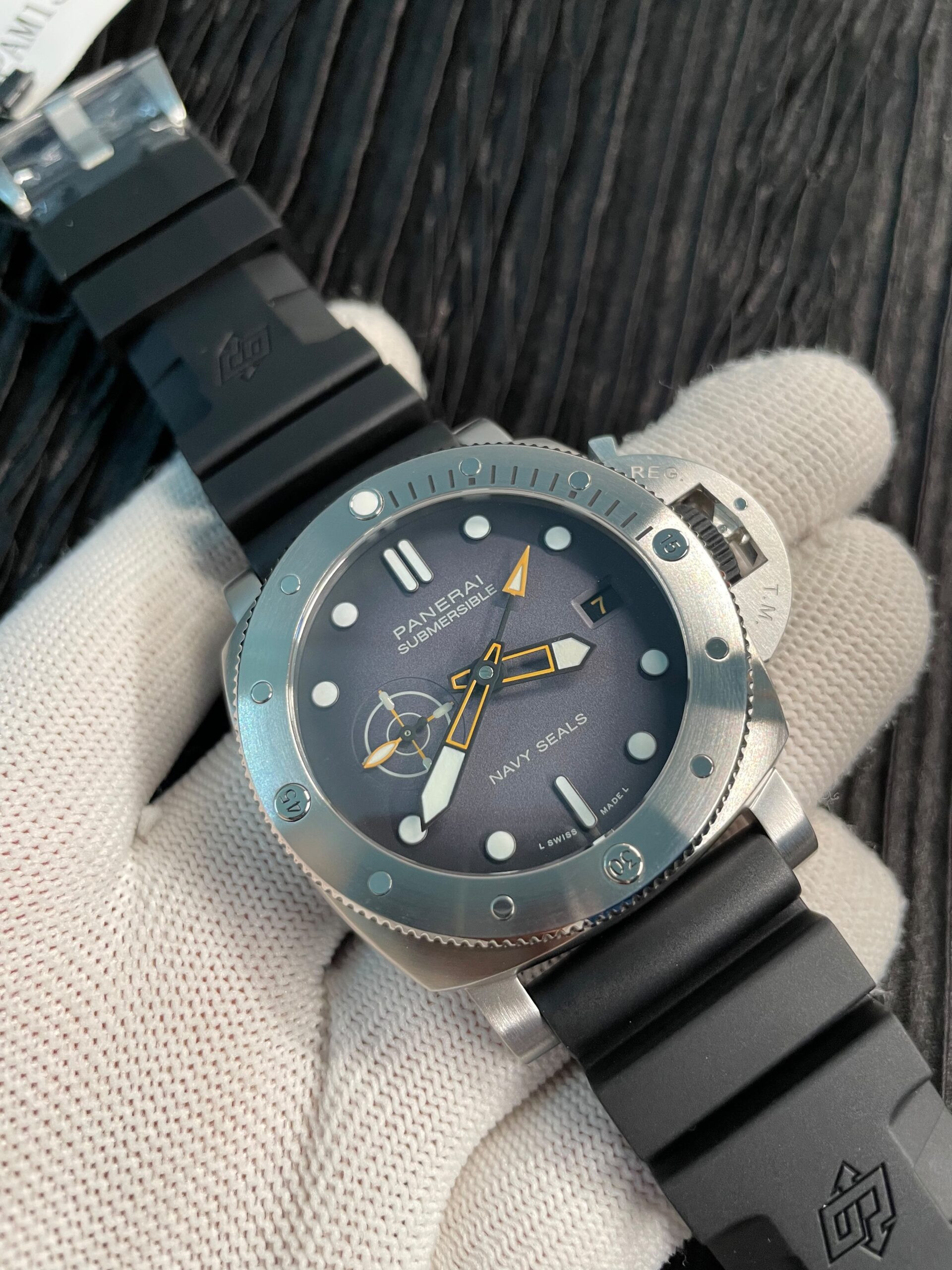 PAM1323 Y GMT VSF 1:1 Best Edition Dark Gray Dial on Black Rubber Strap P9011 - Image 3