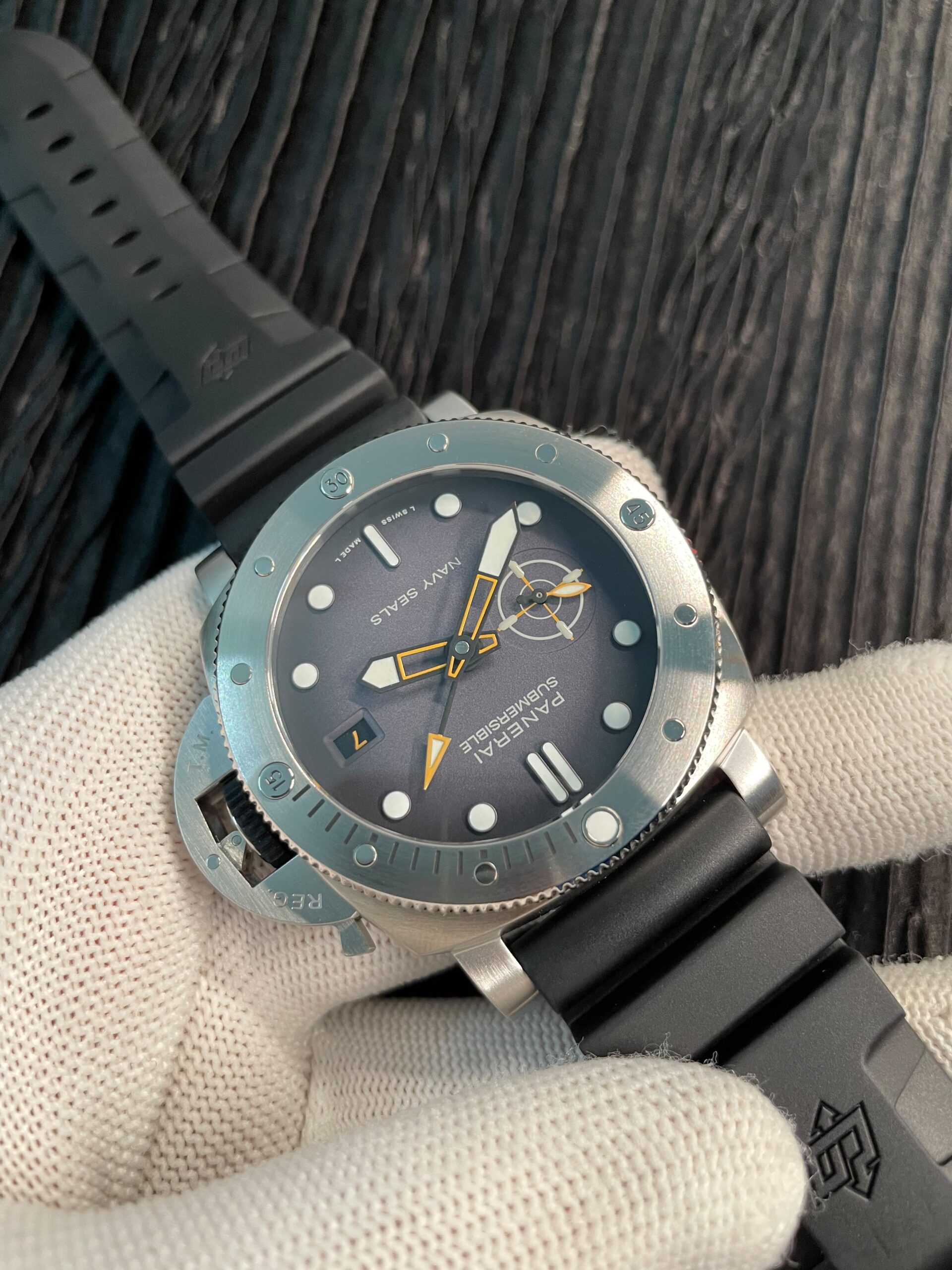 PAM1323 Y GMT VSF 1:1 Best Edition Dark Gray Dial on Black Rubber Strap P9011 - Image 4