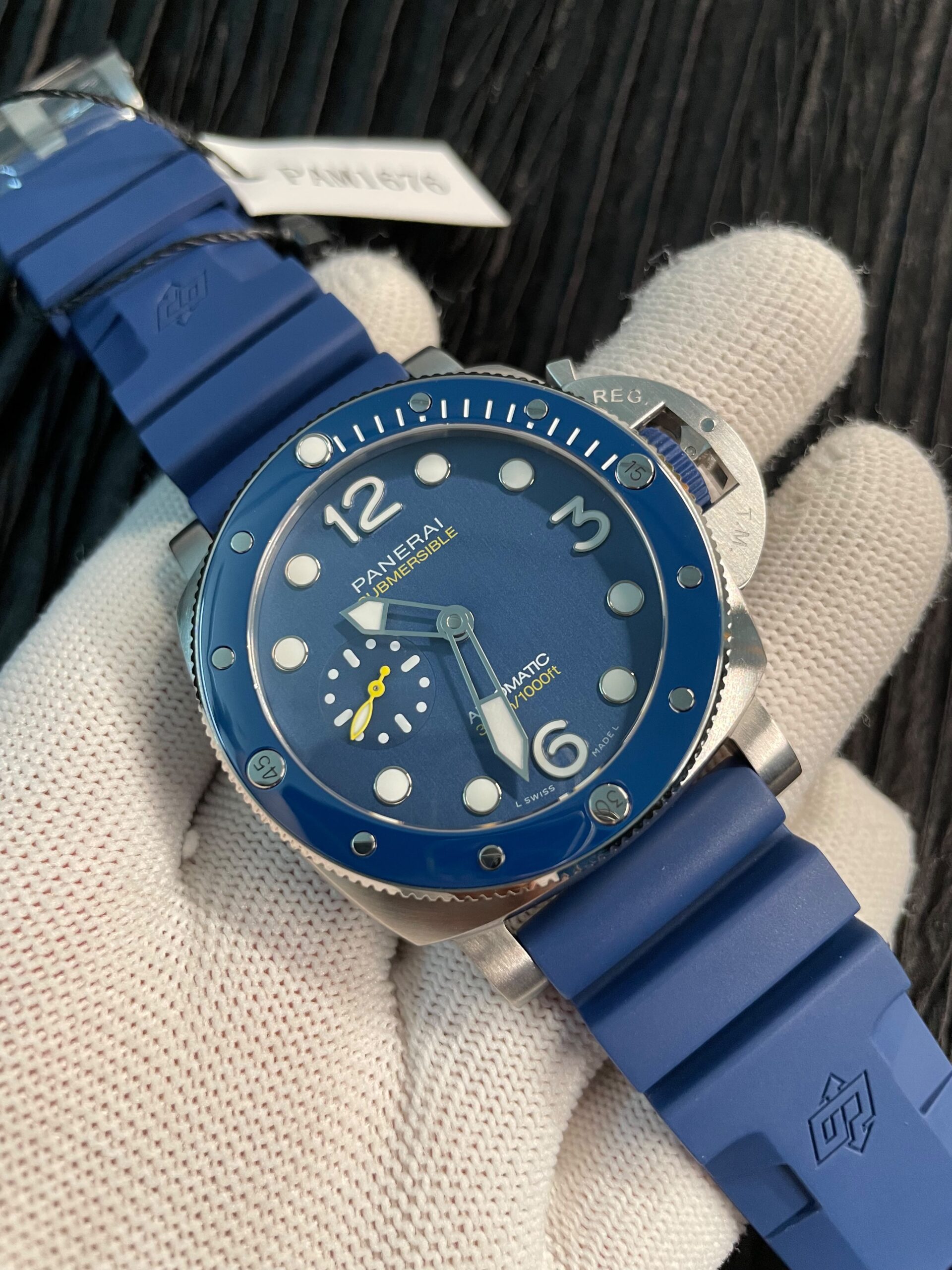 PAM1676 44mm Submersible VSF 1:1 Best Edition Blue Dial On Blue Rubber Strap P.900 Super Clone - Image 3