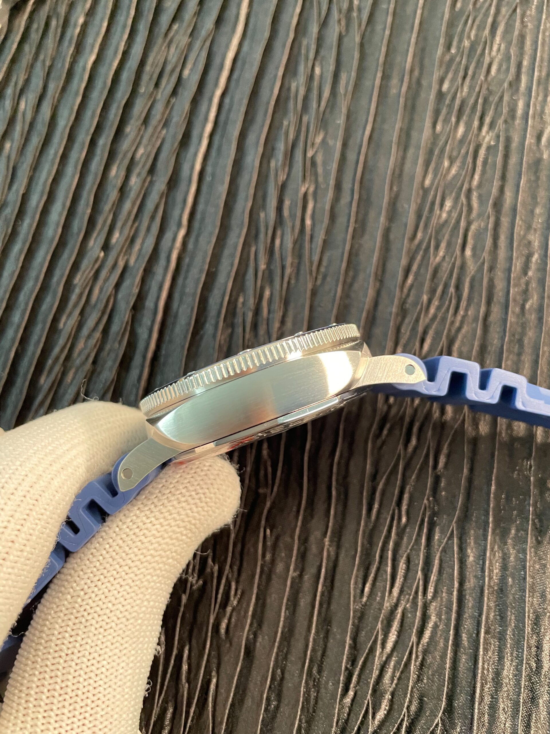 PAM1676 44mm Submersible VSF 1:1 Best Edition Blue Dial On Blue Rubber Strap P.900 Super Clone - Image 6